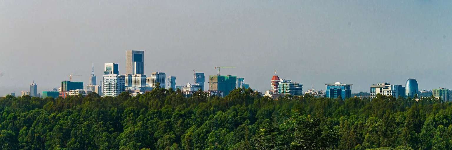 Skyline de Nairobi avec le parc national en avant-plan, Kenya