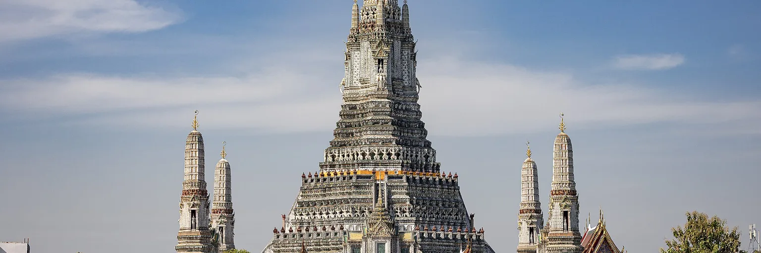 Temple Wat Arun au coucher du soleil à Bangkok, Thaïlande